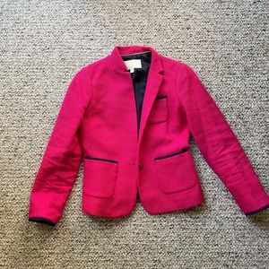 Beautiful Banana Republic jacket in size 2. Shell is 100% cotton.